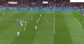 球击中立柱 球击中立柱